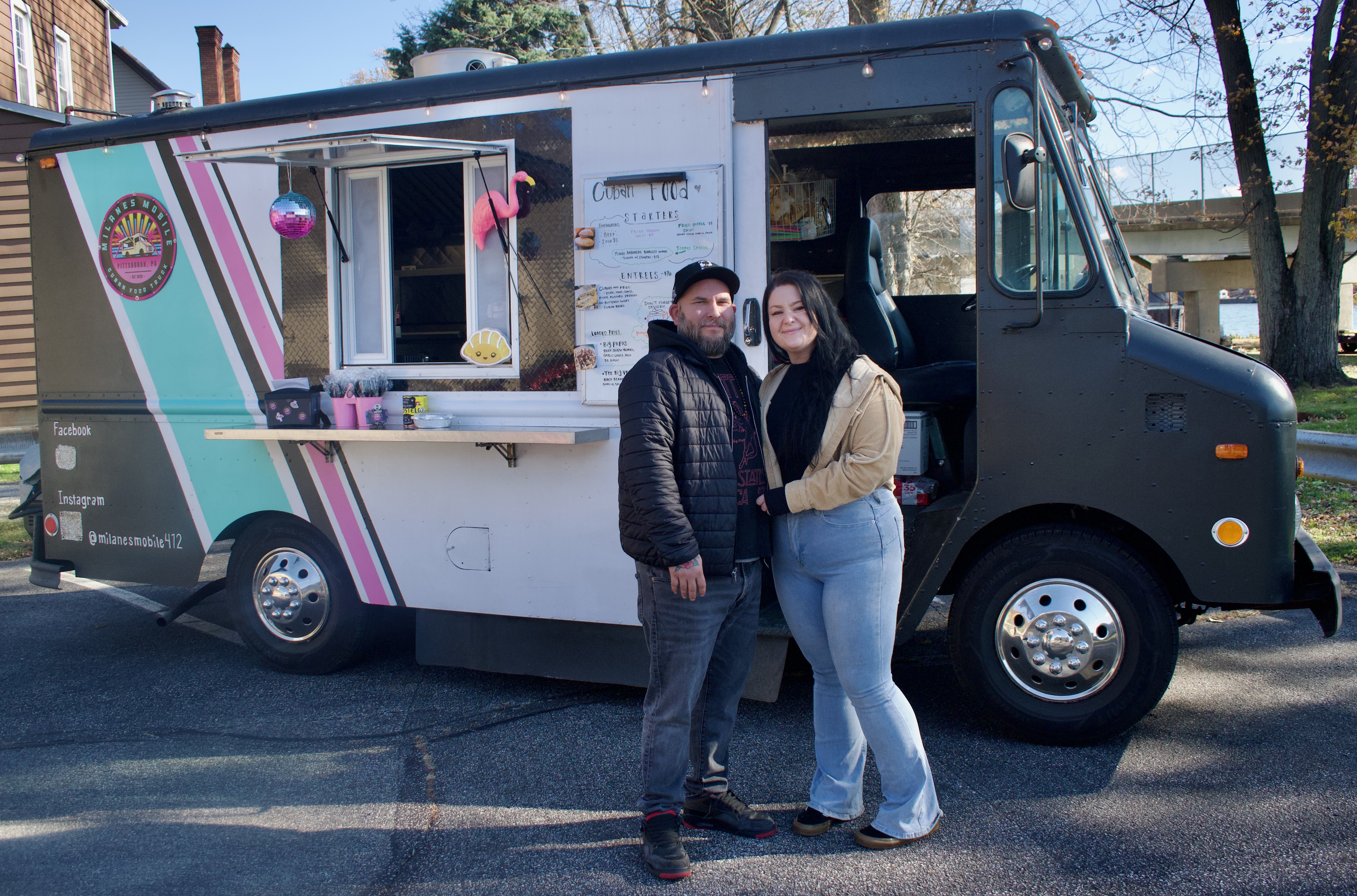 Features メルセデスアンカーインク 2トーン セットアップ